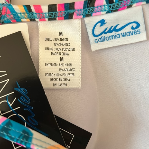 NWT 2 pice bikini set by California waves. Top bra size M and bottom icky size S - Picture 4 of 11